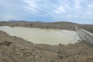 آبگیری ۵۰ سازه آبخیزداری در جاسک