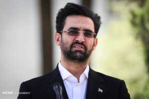 آذری جهرمی: بازی قدرت را کنار بگذارید و ترمز نرخ ارز را بکشید!