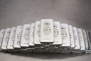 از «چرا نقره؟» تا ۱۰ هزار میلیار تومان معامله/ روایت حضور یک ساله نقره در بورس