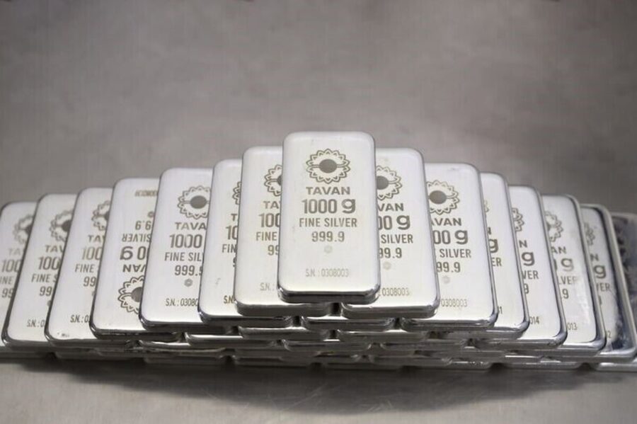 از «چرا نقره؟» تا ۱۰ هزار میلیار تومان معامله/ روایت حضور یک ساله نقره در بورس