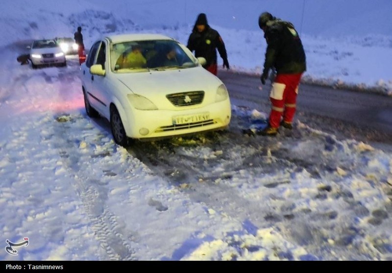 امدادرسانی هلال‌احمرخراسان رضوی به 1000 نفر در برف و کولاک