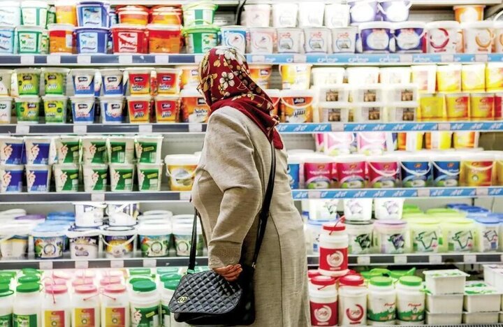 بازار شب یلدا داغ اما بی‌رمق؛فروشندگان از رکود و مردم ازگرانی می‌گویند