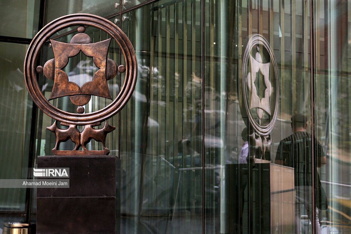 بورس در مدار ریزش/ افت ۳۵ هزار واحدی شاخص