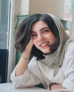 بیوگرافی و عکس های بنفشه ریاضی بازیگر ایرانی