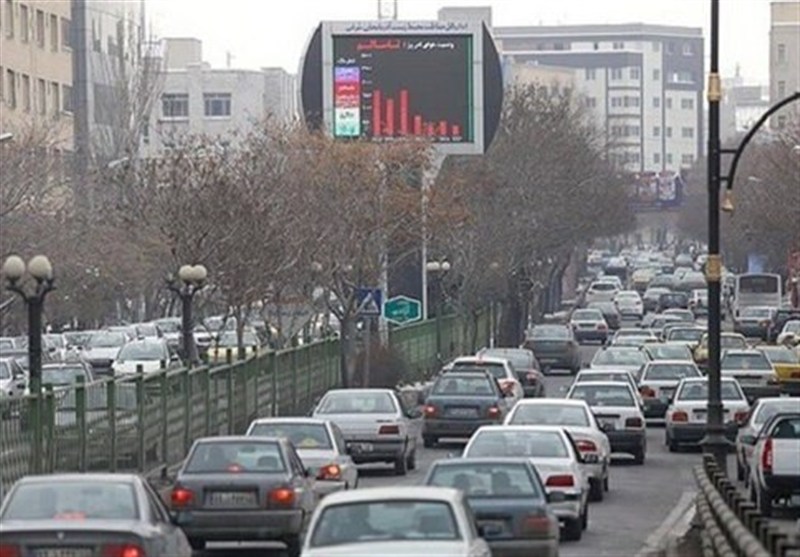 ترافیک؛ معضل دیرینه معابر کاشان/مصوبات شورای ترافیک بر روی زمین مانده است
