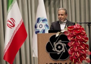 جنگ امروز در عرصه اقتصاد است؛ باید موانع داخلی را حل کنیم