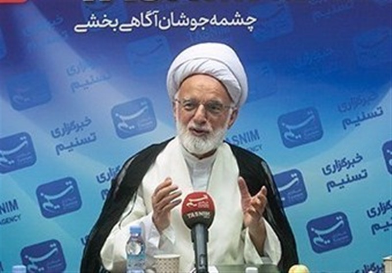 خون شهدا ضامن بقای انقلاب اسلامی است