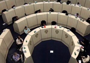 خیز بازار سهام برای سبقت گرفتن از بازارهای رقیب