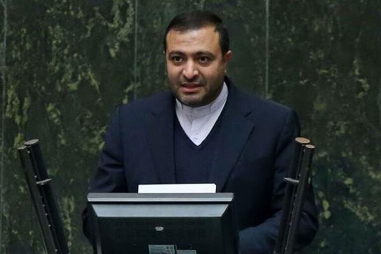 دلیلی ندارد شورای رقایت مصوبه شورای عالی بورس را لغو کند / عرضه خودرو در بورس کالا بر اساس ضوابط قانونی کنونی امکان پذیر است