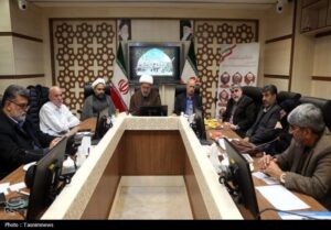 رئیس فدراسیون فوتبال به حوزه علمیه آمد