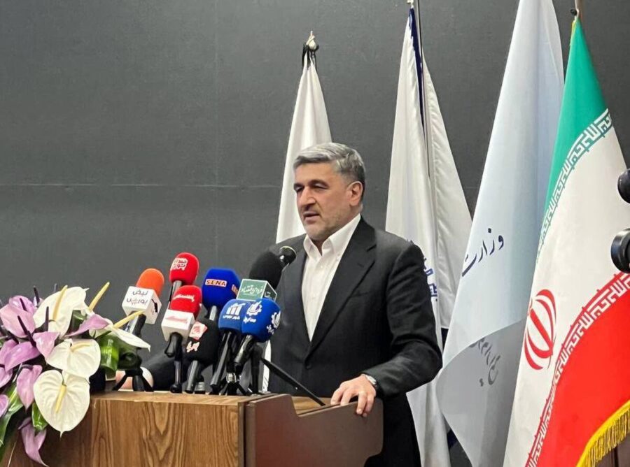 رشد اقتصادی پایدار، کلید حل مشکلات معیشتی است