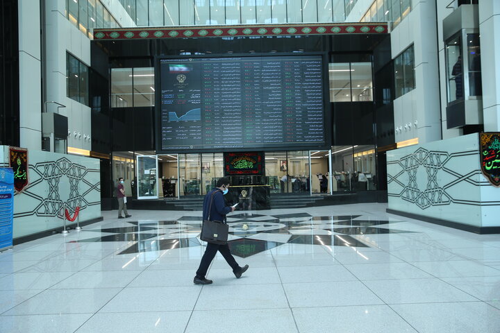 رشد پرقدرت بورس در نیم ساعت ابتدایی / شاخص کانال ۱.۶میلیون را پس گرفت