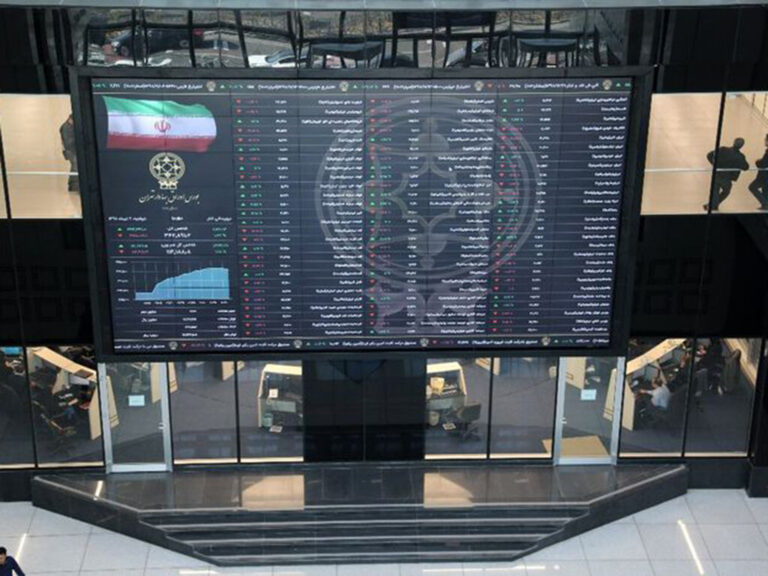 رشد ۴۰ هزار واحدی شاخص کل بورس در گیر‌ودار استیضاح وزیر صمت