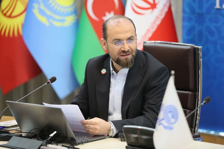 رییس مرکز امور بین‌الملل وزارت راه در جمع خبرنگاران: حذف عوارض ۴۰۰ دلاری کامیون‌های ایران و ازبکستان| عملیات راه آهن رشت - آستارا از سال آینده