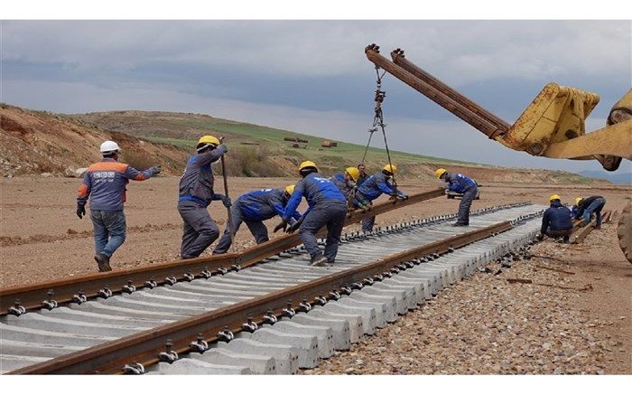 سردار رحمانی: ریل‌گذاری راه‌آهن ایرانشهر - خاش به پایان رسید