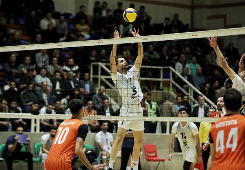 شکست مقاومت شهرداری تبریز برابر رعد پدافند در هفته دهم لیگ یک والیبال