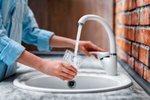 صرفه‌جویی در مصرف آب فقط با شعار ممکن نیست/ زمان حمایت دولت از فناوری کاهش‌دهنده تقاضای آب خانگی فرارسیده