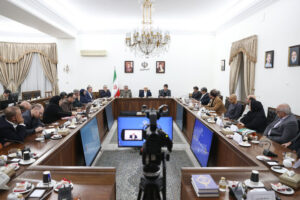 عارف: راهی جز استفاده از اقتصاد دیجیتال نداریم