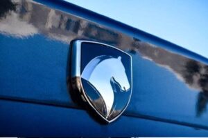 عبور خودرو از تونل زیان و توقف در بورس/ ایران خودرو در جنگ قیمت پیروز خواهد شد؟