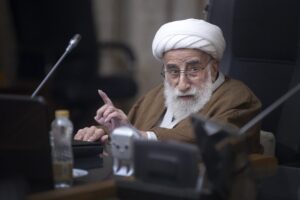 قوی کردن بنیه علمی بهترین راه مقابله با هجمه‌های فرهنگی است