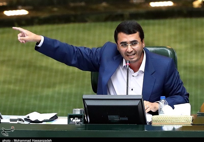 متفکرآزاد خبر داد؛ تذکر نمایندگان به وزیر ورزش درباره برخوردهای تبعیض‌آمیز در فوتبال با 36 امضا