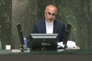 مجلس با عرضه خودرو در بورس کالا مخالفت می کند؟