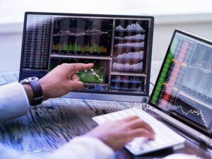 مشتریان کارگزاری «تدبیرگر سرمایه» می توانند تغییر کارگزار ناظر دهند