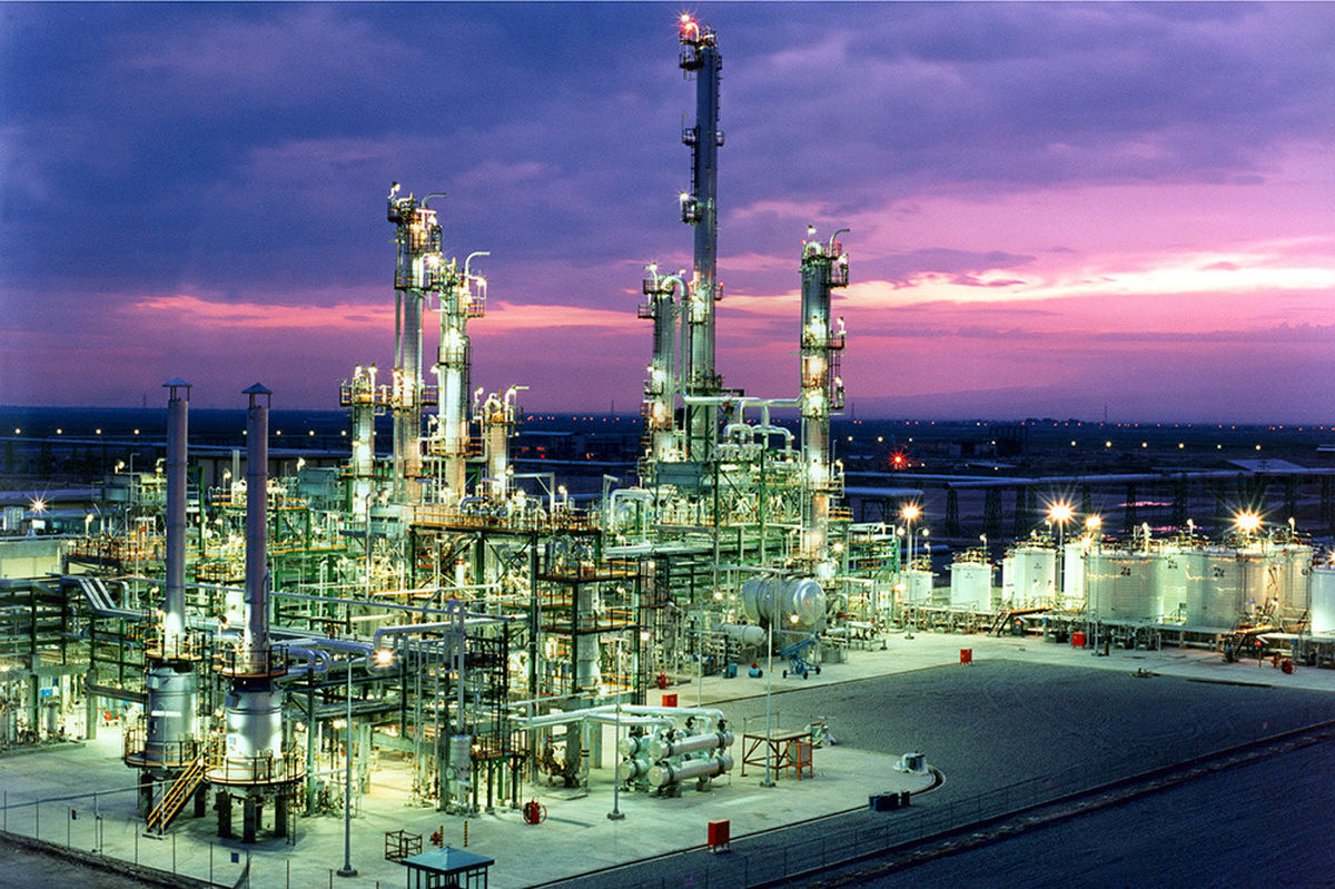 نه افزایش قیمت خوراک و نه تکذیب نرخ تسعیر فرآورده‌های نفتی/ علت ریزش صنعت پتروشیمی مشخص شد!