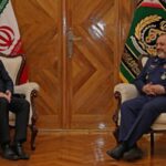 وزیر دفاع با سرپرست سازمان هواپیمایی کشوری دیدار کرد