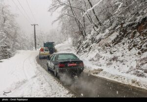 وضعیت جاده‌ها؛ ترافیک سنگین در چالوس و ۳ آزادراه