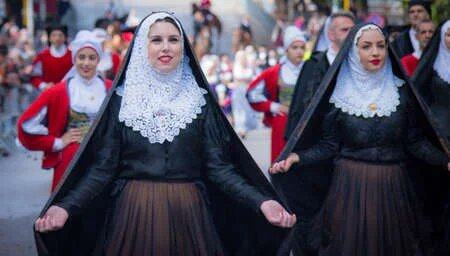 پوشش سنتی و دیدنی زنان اروپایی،اخبار مد،خبرهای مد پوشش سنتی و دیدنی زنان اروپایی،اخبار مد،خبرهای مد