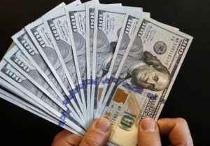 انتقال ارز پتروشیمی‌ها به تالار دوم؛ لزوم حمایت از صنایع پایین دستی