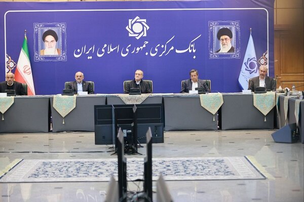 حضور رئیس‌جمهور در بانک مرکزی با هدف پیگیری تأمین امنیت غذایی
