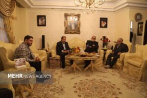 دیدار اعضای کمیسیون امنیت ملی مجلس با خانواده ی شهید شکست حصر یمن