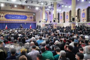 دیدار خانواده شهدای اقتدار با رهبر انقلاب در روز میلاد امیرالمومنین(ع)