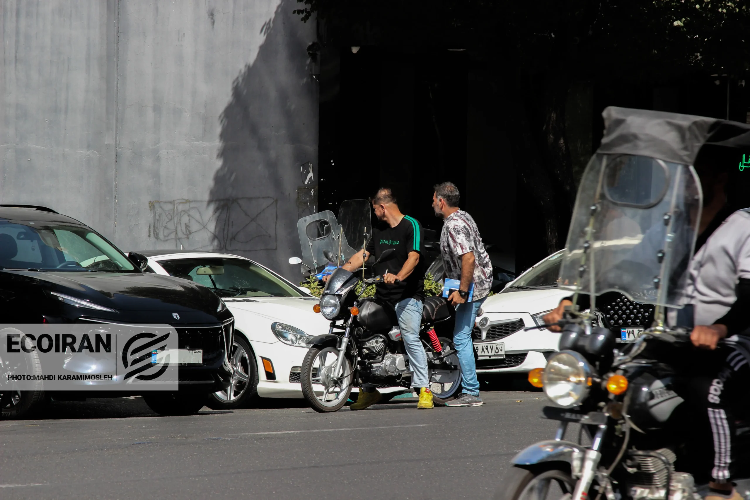 فاصله ایران با خودرو اروپایی 330 میلیون بیشتر شد بازار خودرو