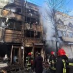 نجات ۲۵ نفر از آتش‌سوزی در فروشگاهی در مشهد توسط آتش‌نشانی