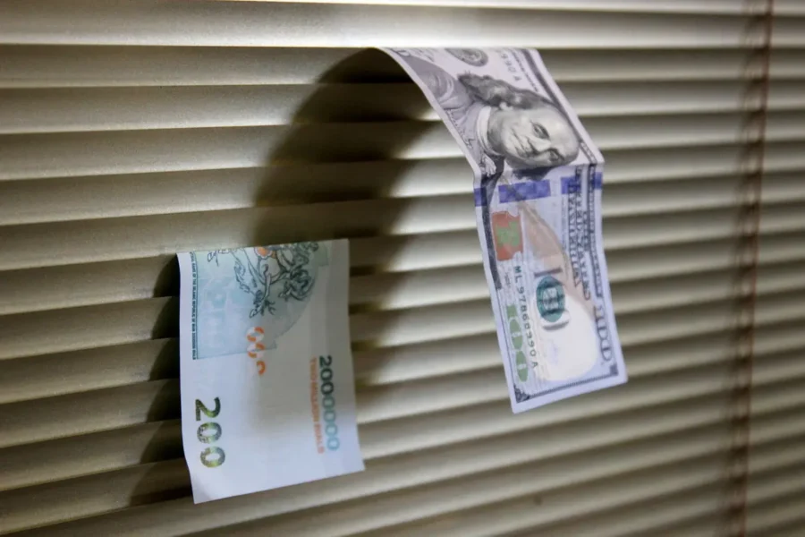 آخرین قیمت دلار امروز شنبه 25بهمن/ کاهش قیمت دلار + جدول