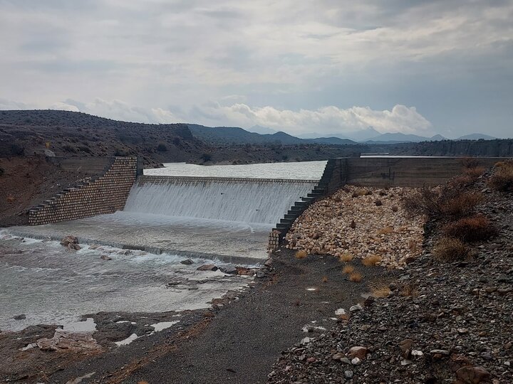 اصفهان باید سالانه ۲۵۰ هزار هکتار آبخیزداری اجرا کند