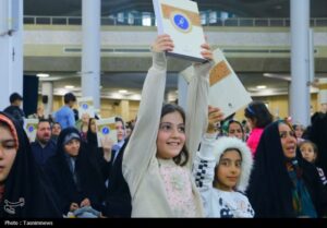 باران، قرآن و نرگس؛ نیمه‌شعبانِ متفاوت در مصلای زنجان