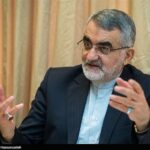 بروجردی: زیر بار تعطیلی غنی‌سازی و محدودیت موشکی نمی‌رویم