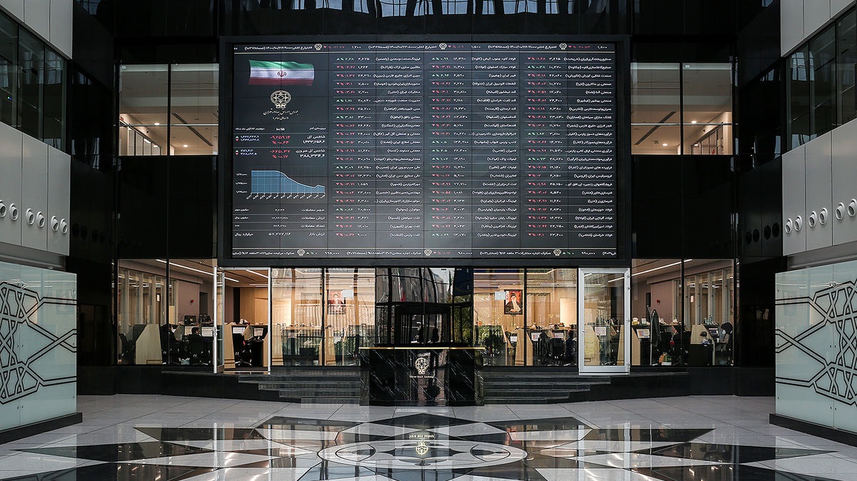 بورس در هفته دوم شهریور؛ جدایی ادامه دار شاخص کل و هم وزن