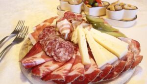 تیرامین چیست و چه کسانی نباید مصرف کنند؟/ این خوراکی ها تیرامین دارند