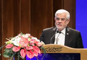 عارف: حمایت از فعالان محیط زیست برای حفظ آینده ضروری است