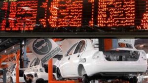 مجلس: عرضه خودرو در بورس باعث شفافیت بازار می شود