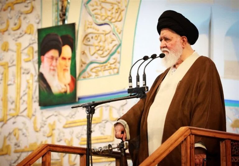 مذاکره سیاست بازی آمریکاست/مقتدرانه و عزتمندانه در مسیر دیپلماسی