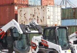 نخستین ‌محموله ماشین‌آلات عمرانی از ‌منطقه آزاد به مازندران رسید