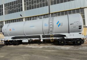 نخستین واگن حمل بنزین ساخت ایران در اراک رونمایی شد+عکس