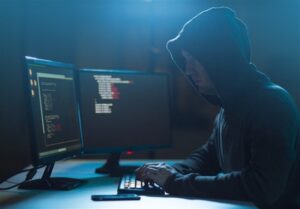 نشر اکاذیب اینترنتی جرم و مسئولیت‌آفرین است