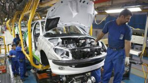 نماینده مجلس: تعداد زیادی از نمایندگان با عرضه خودرو در بورس مخالف هستند/ توقف عرضه خودرو در بورس کالا، ظرفیت پیگیری ندارد!